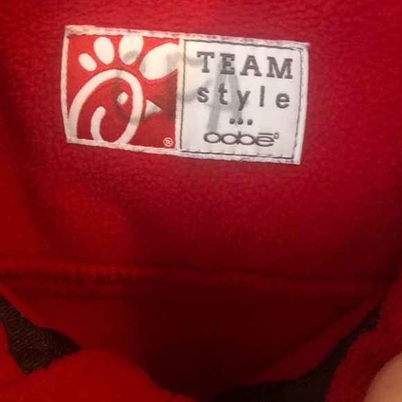 Red Chic Filet Fleece Size Medium - Picture 13 of 13
